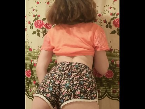 ❤️ Gadis muda seksi menanggalkan celana pendeknya di depan kamera ️ Video porno di porno id.it-com.top