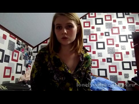 ❤️ Siswa pirang muda dari Rusia menyukai penis yang lebih besar. ️ Video porno di porno id.it-com.top